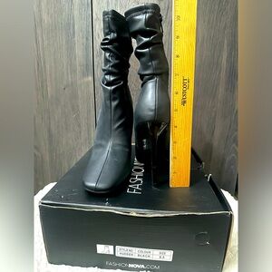 Fashion Nova Short Boot Square Toe Size 6.5